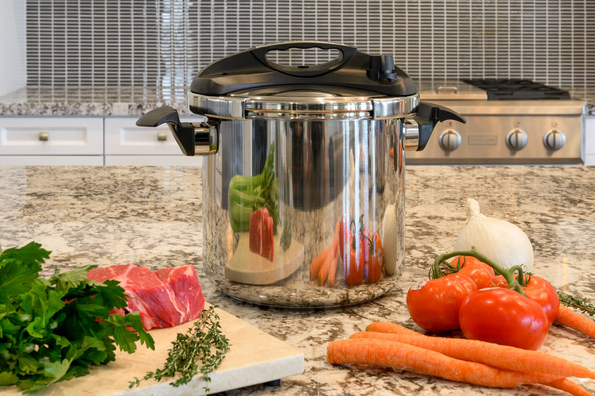 18/8 Stainless Steel 10 Quart Pressure Cooker L110661