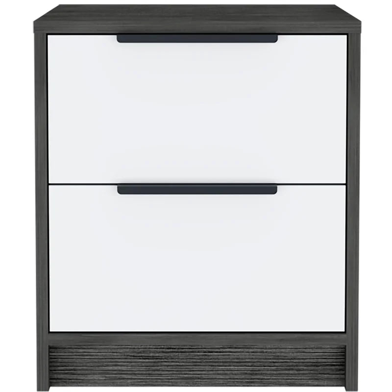 3-Piece 4-Drawer Dresser and 2 Night Stands Q9925